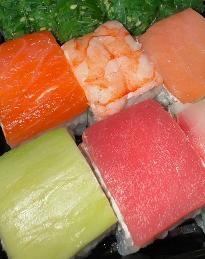 Польза морепродуктов: Омега-3, йод и легкоусвояемый белок. Почему регулярное употребление качественных суши — это инвестиция в здоровье.